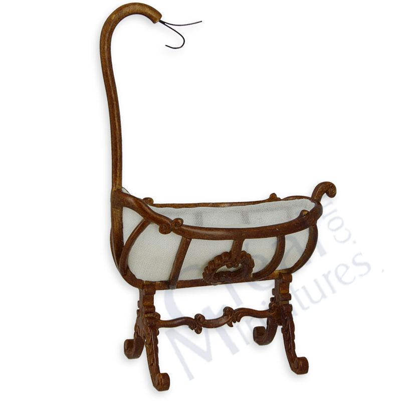Swinging craddle walnut