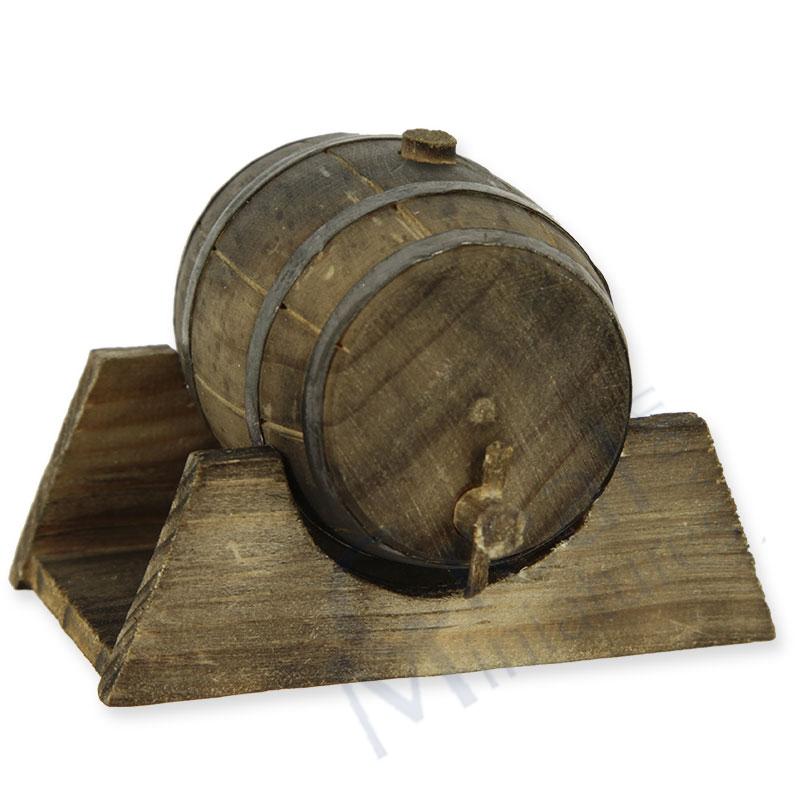 Beer barrel with base and peg