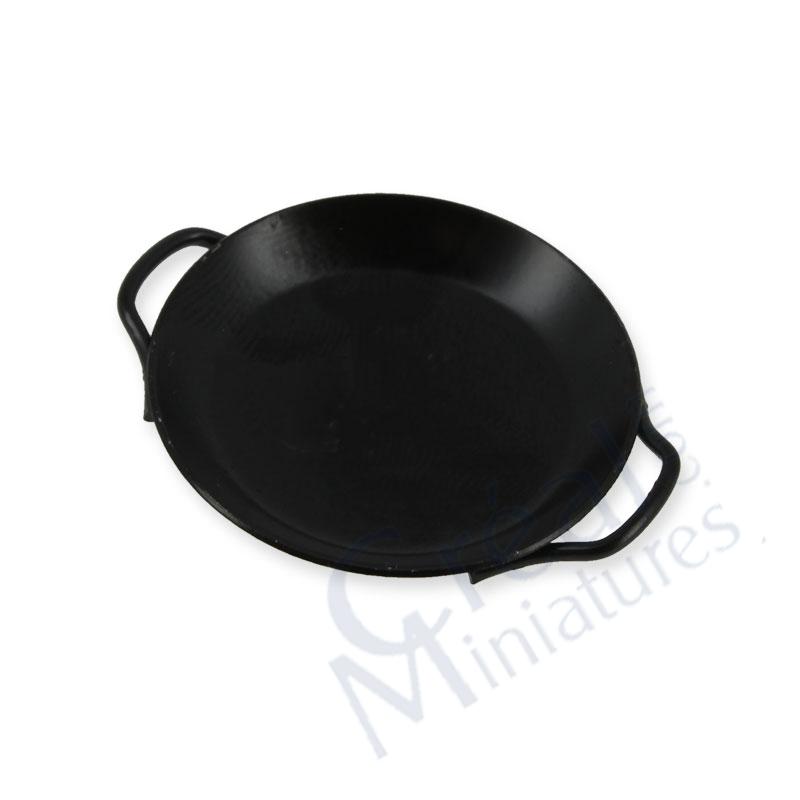 Black paella pan