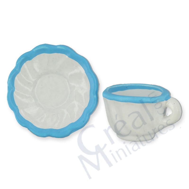 Tasse und Untertasse blau