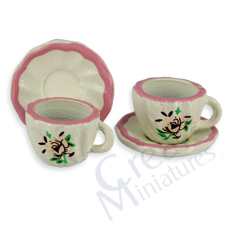 2 Tassen mit Untertasse gebluemt