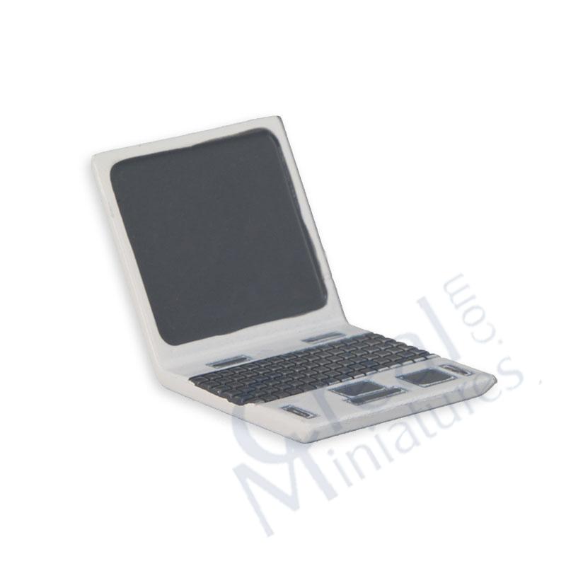 Computer laptop white