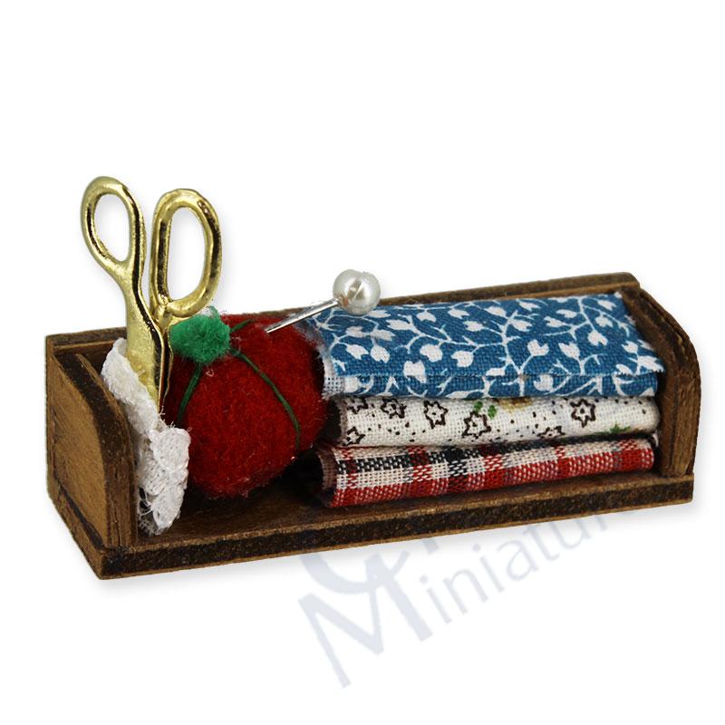 Etagère de couture garnie