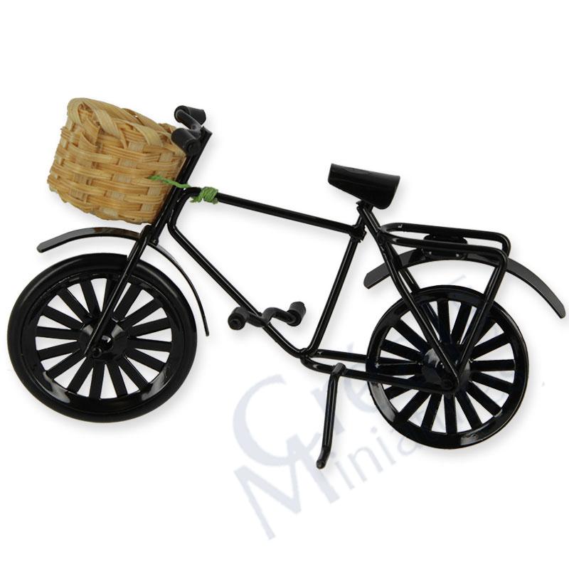 Vélo noir en métal avec panier