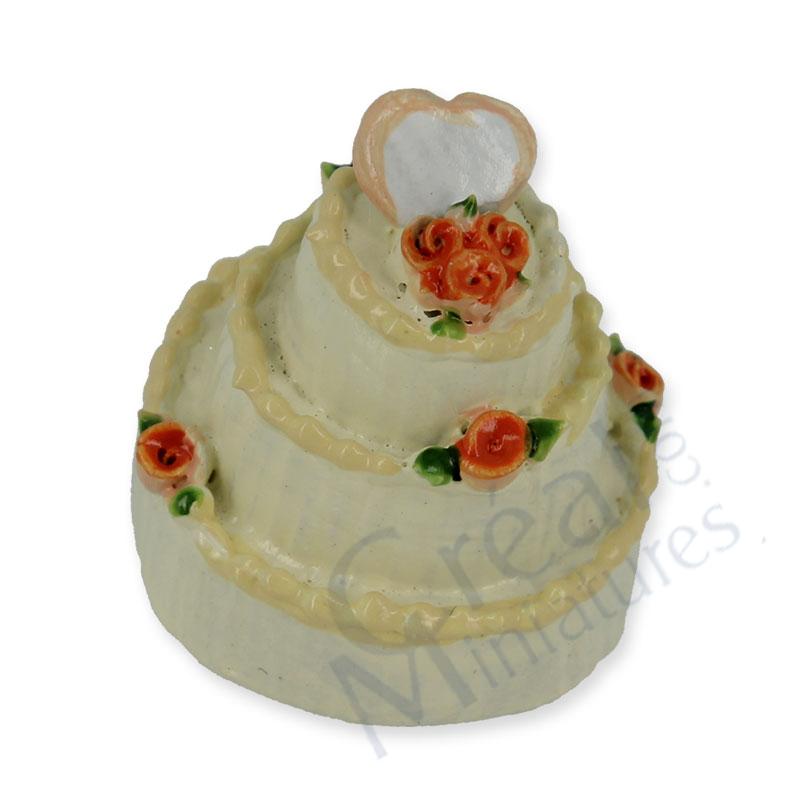 Layers round wedding cake