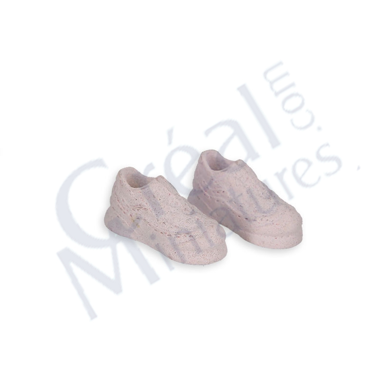 Weiße Sportschuhe