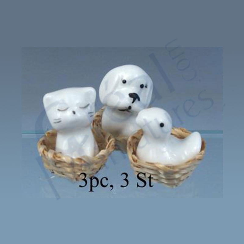 3 Porcelain animals in basket