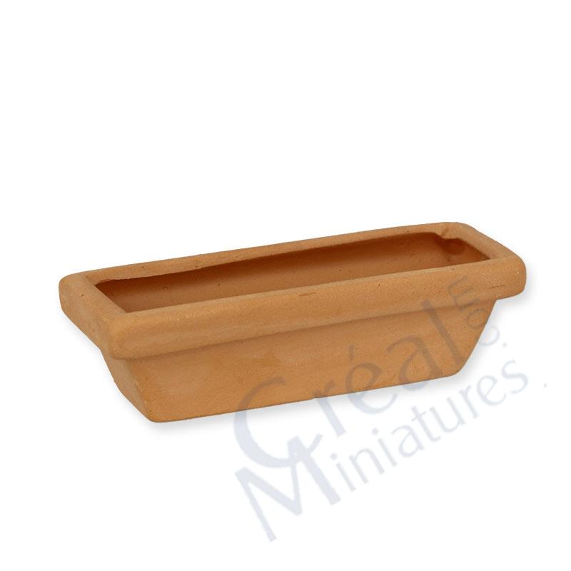 Terra cotta flower pot empty