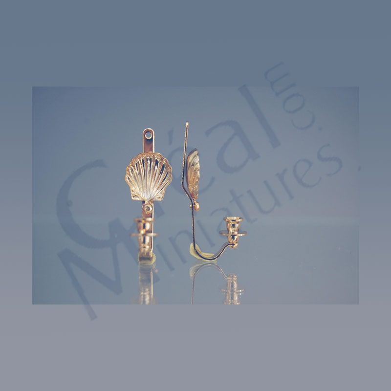 Brass shell sconce pair