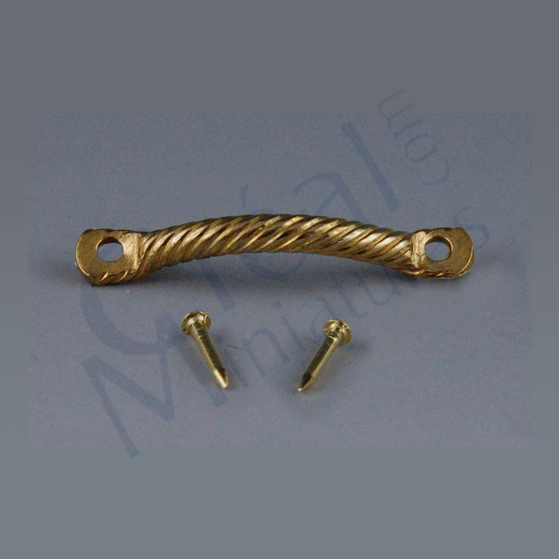 Drawer handle w.nails