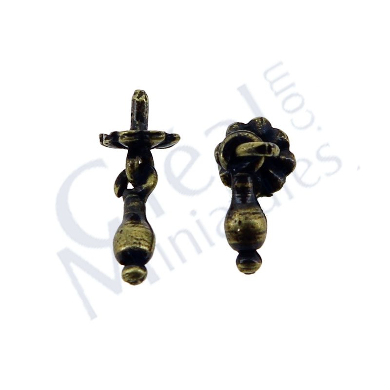 2 cabinet pulls antiq brass